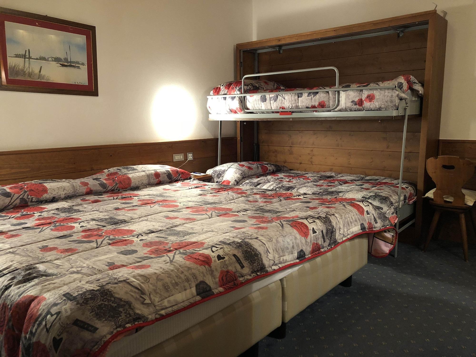 Hotel Majoni كورتينا دامبيتزو المظهر الخارجي الصورة