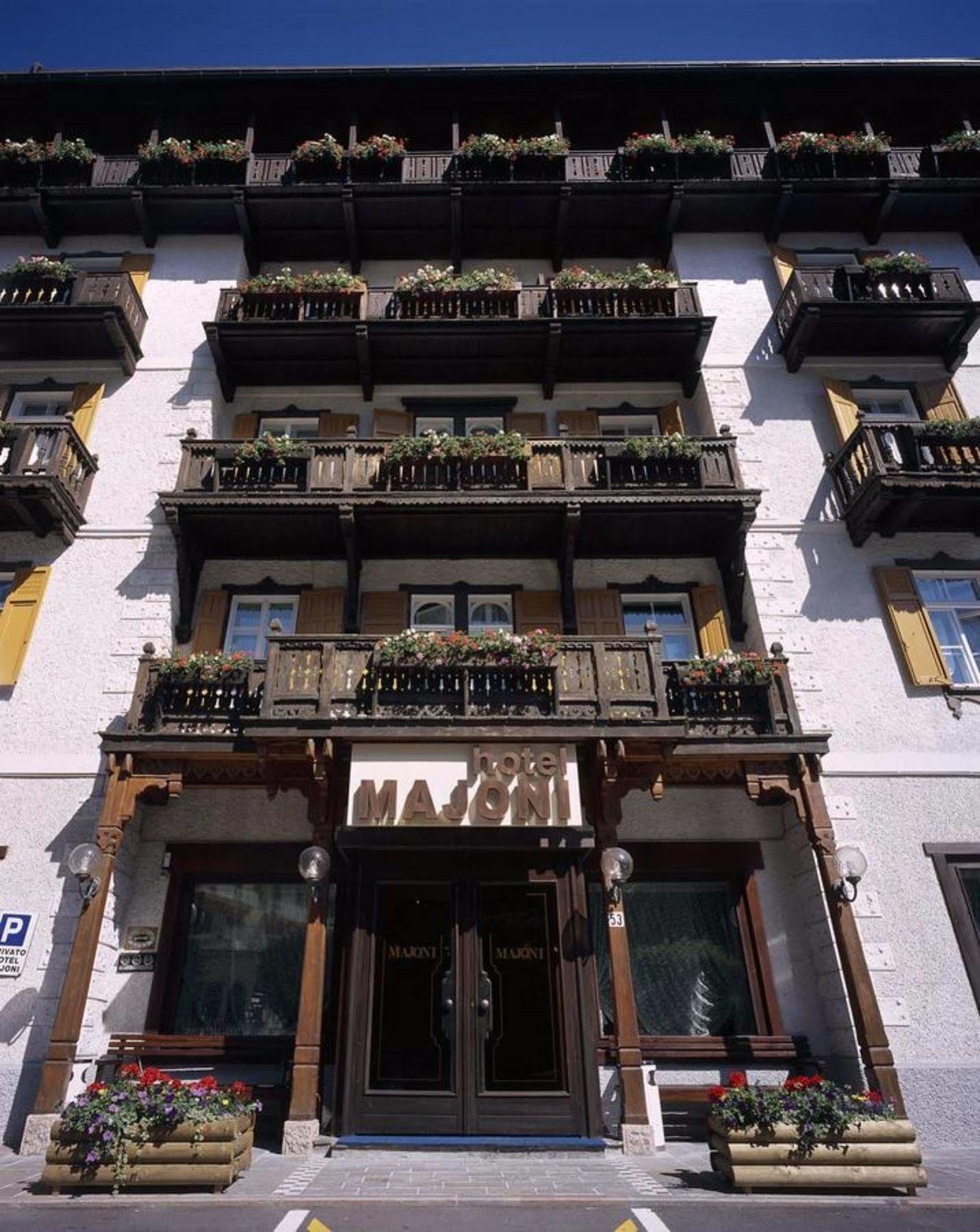 Hotel Majoni كورتينا دامبيتزو المظهر الخارجي الصورة