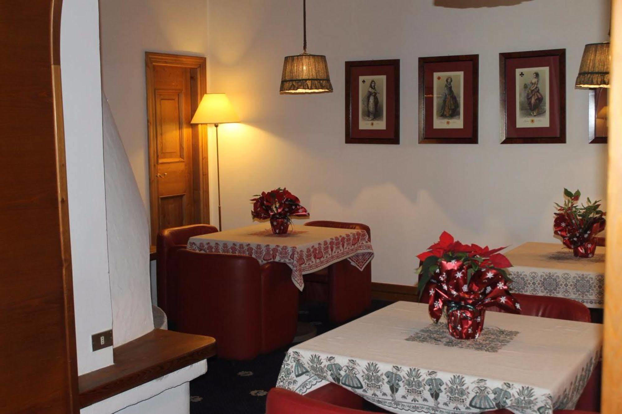 Hotel Majoni كورتينا دامبيتزو المظهر الخارجي الصورة